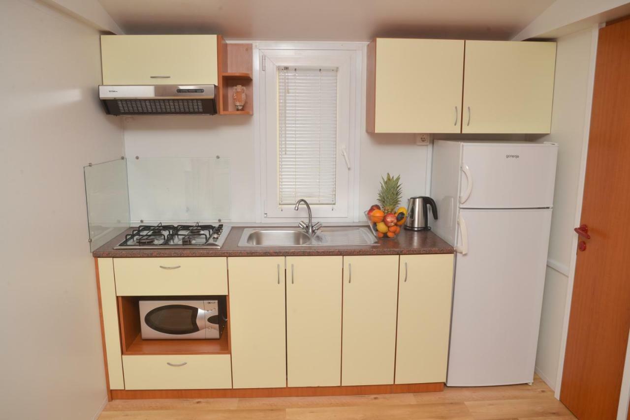Lavender Mobile Houses Pakostane Bagian luar foto