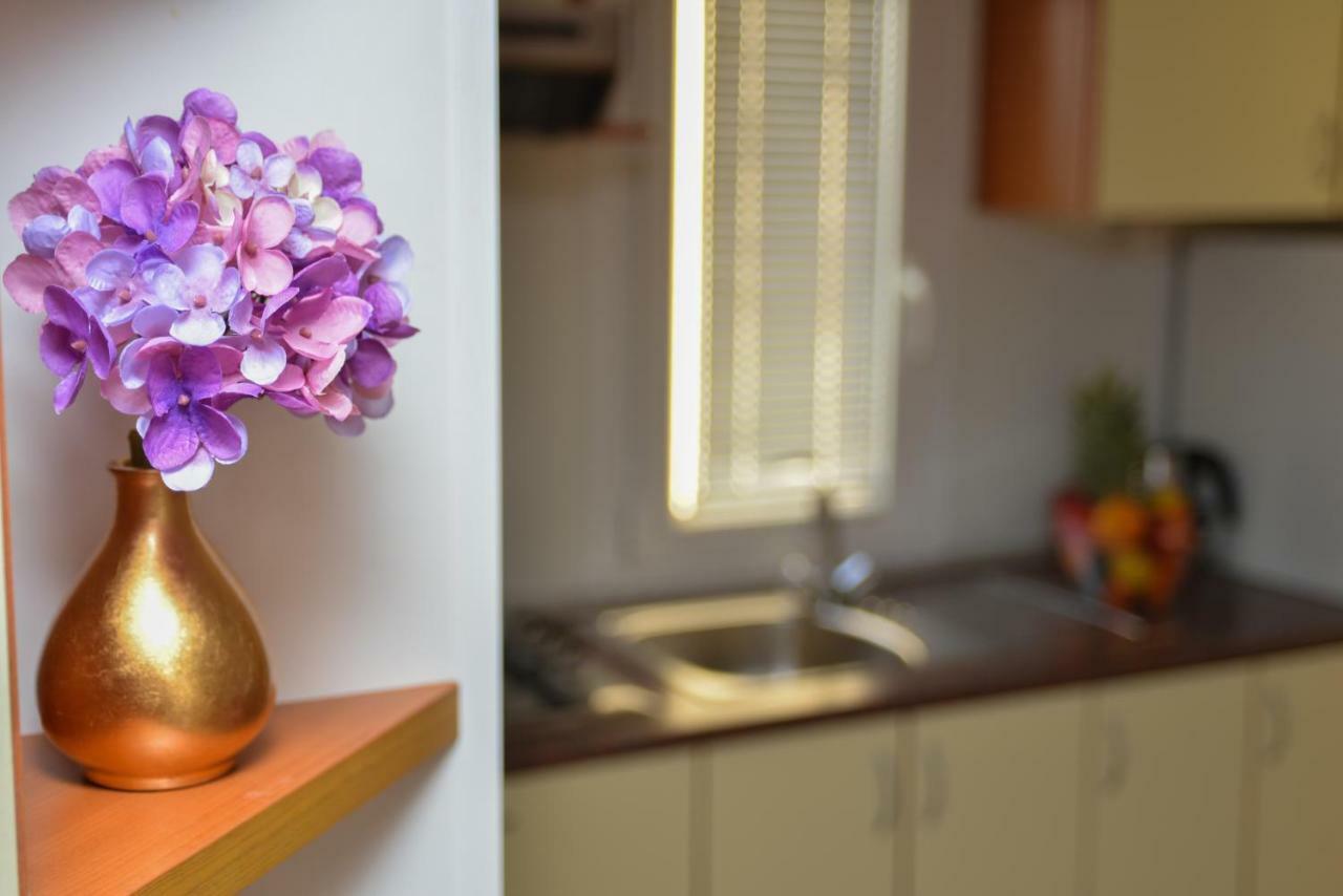 Lavender Mobile Houses Pakostane Bagian luar foto
