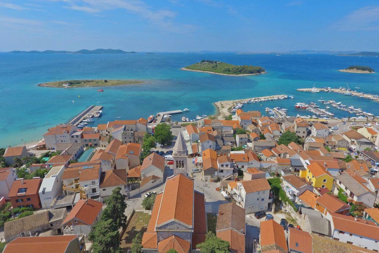 Lavender Mobile Houses Pakostane Bagian luar foto