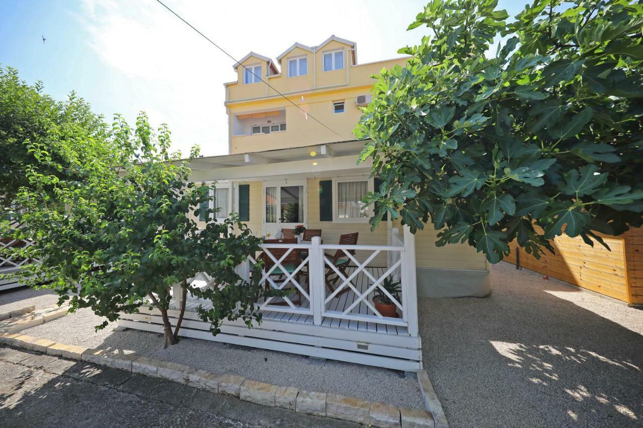 Lavender Mobile Houses Pakostane Bagian luar foto